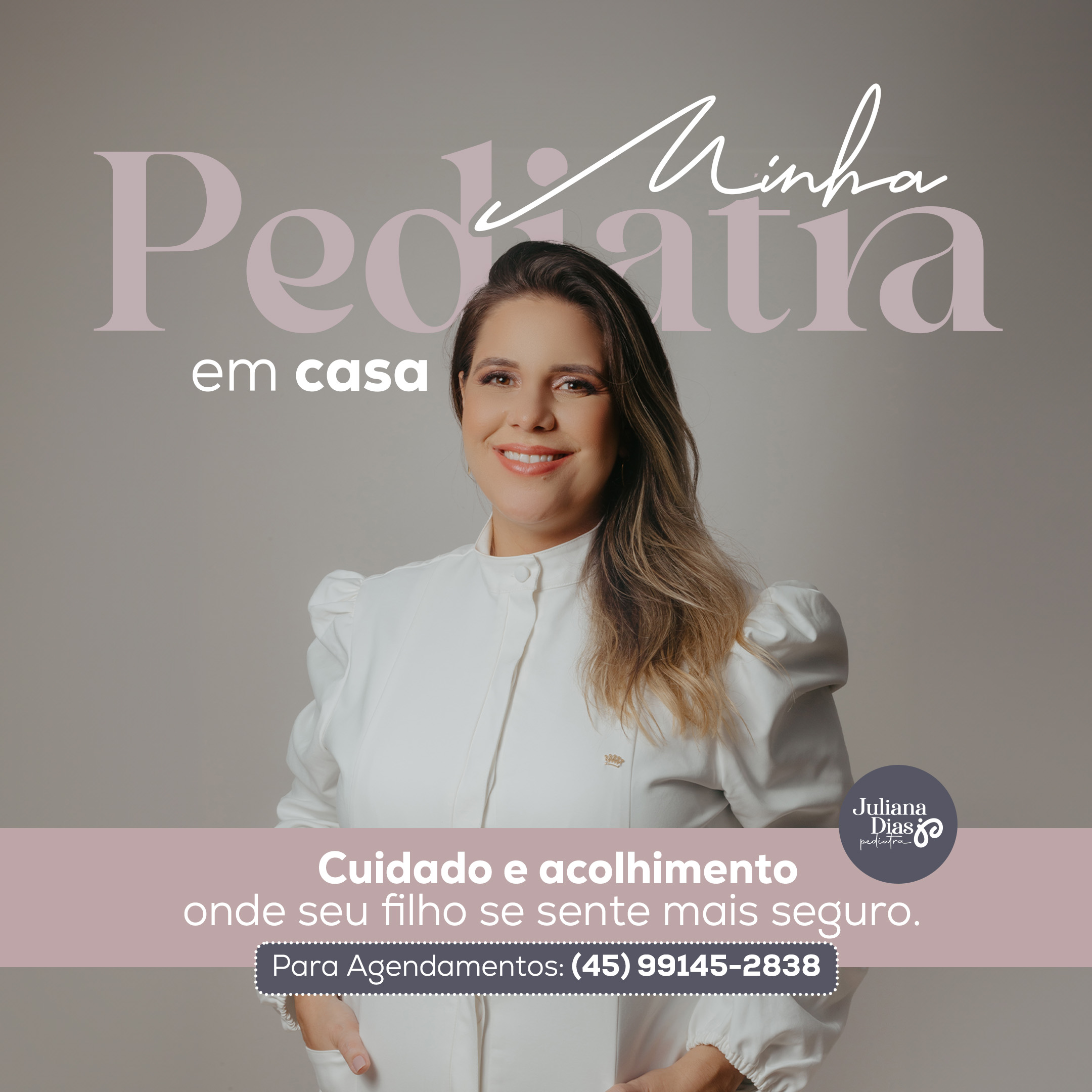 Retrato oficial da Dra. Juliana Dias, médica pediatra certificada pelo CRM-PR 50486 e RQE 31231, especializada em atendimento domiciliar